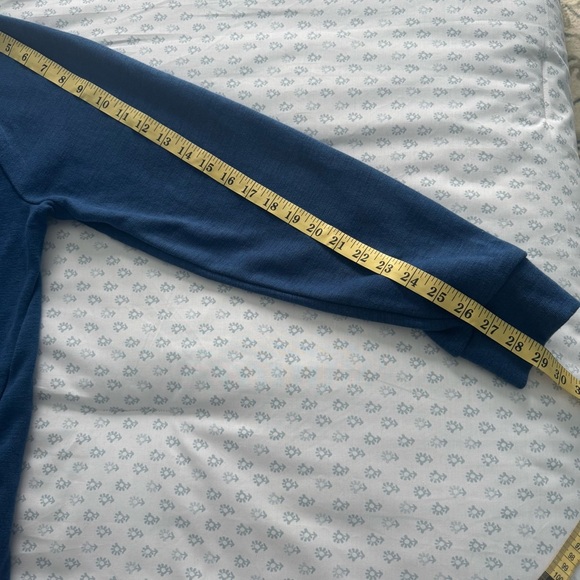 Nike Men's Blue Pocket Front Large Sweatshirt - Picture 6 of 7